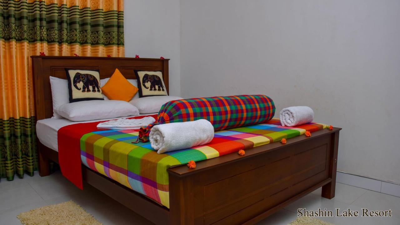Shashin Lake Resort ดัมบูลลา ภายนอก รูปภาพ