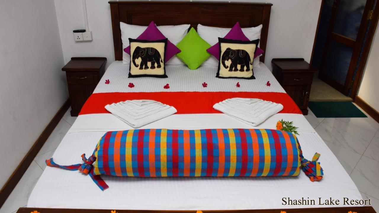 Shashin Lake Resort ดัมบูลลา ภายนอก รูปภาพ