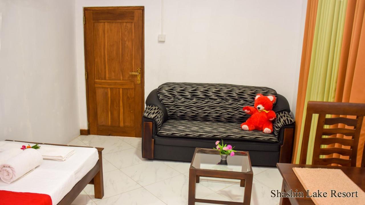 Shashin Lake Resort ดัมบูลลา ภายนอก รูปภาพ